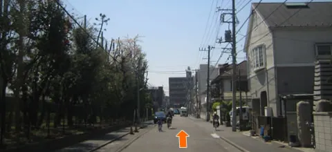 ⑤左手に県立川崎高校を見ながら突き当りまでお進み下さい(200m)