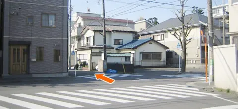 ⑤右手の道を直進してください02