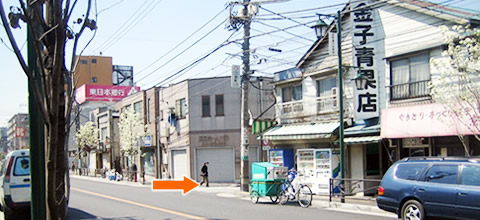 川崎方面へ向かうバス停「二の辻」