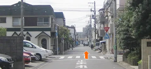 ⑥1つ目の角を過ぎ(100ｍ）